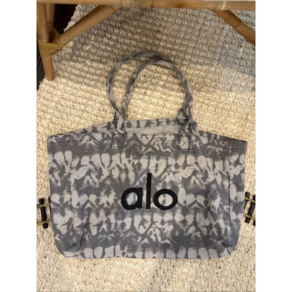 ALO YOGA deluxe shopper tote ⭐️ - Picture 5 of 7